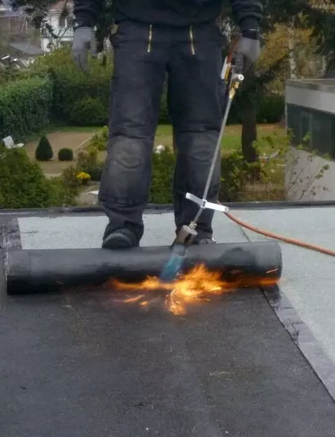 Dakdekker Heerlen voor een duurzaam en vervangen dak